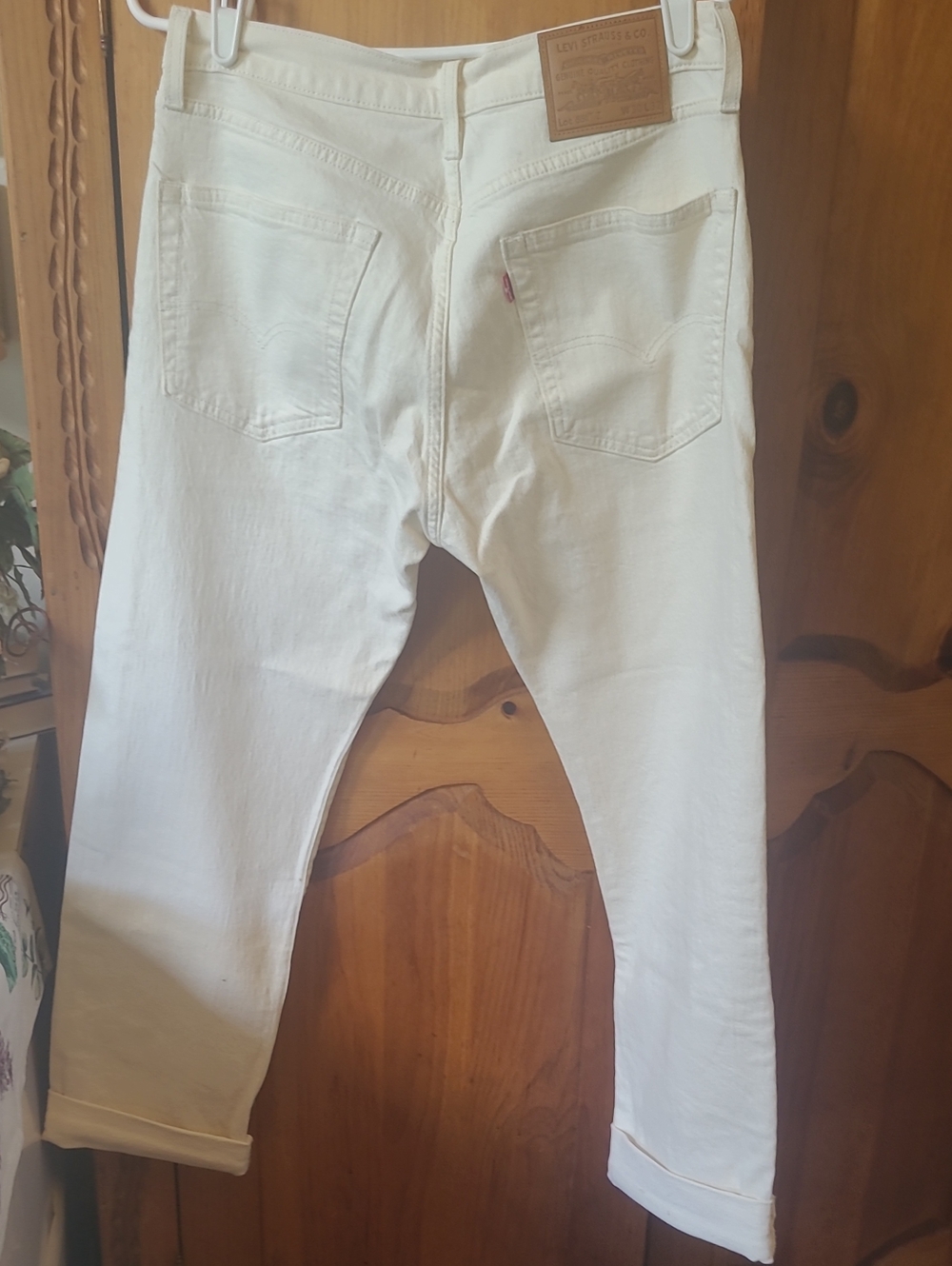 Levi's Women's Off-White Ankle Crop Jeans
